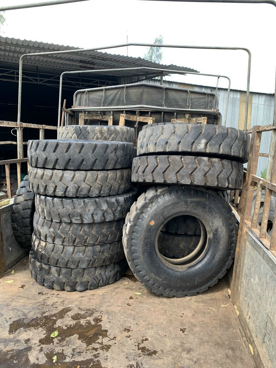 lốp dán chạy hầm