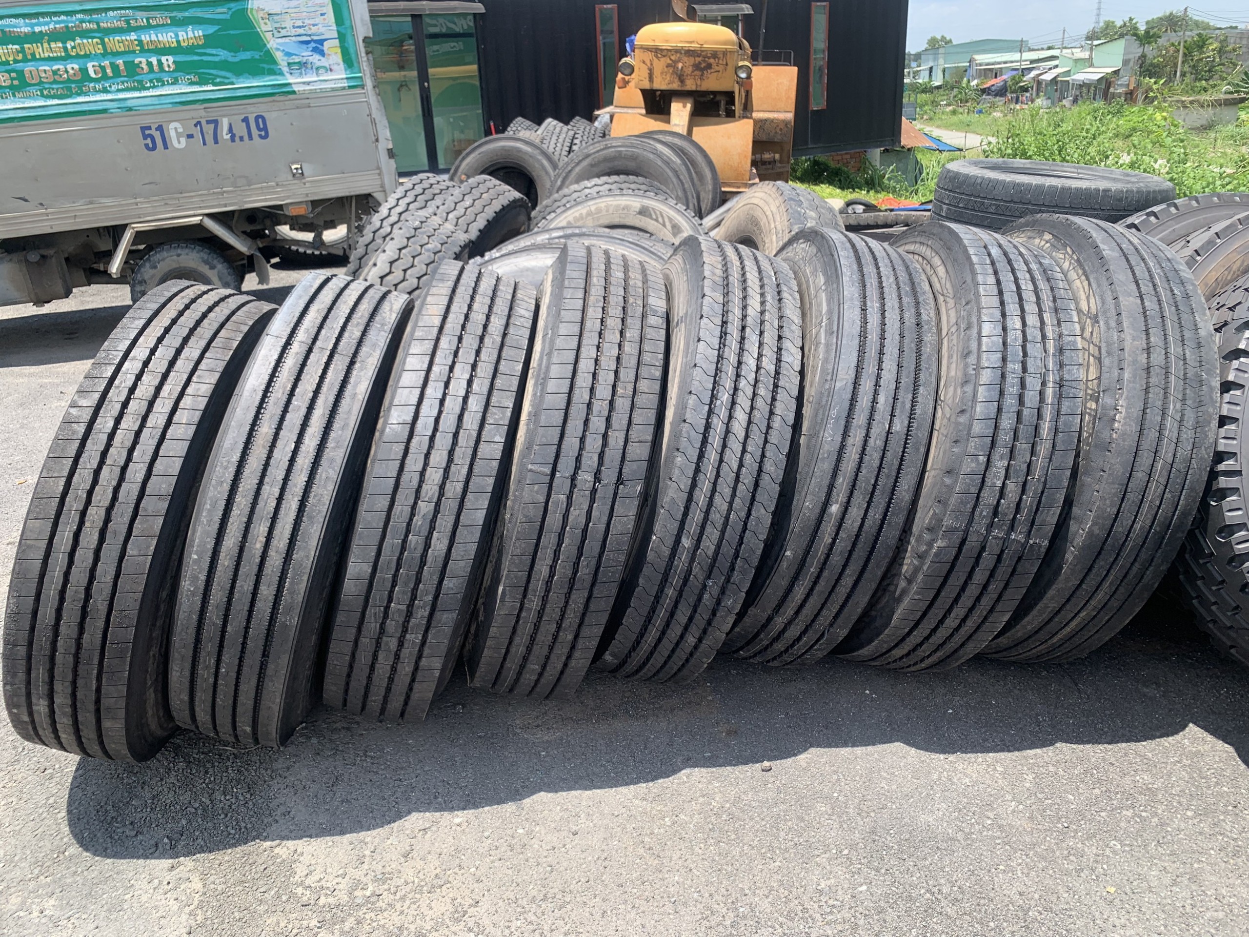 thay lốp xe tải ở đâu