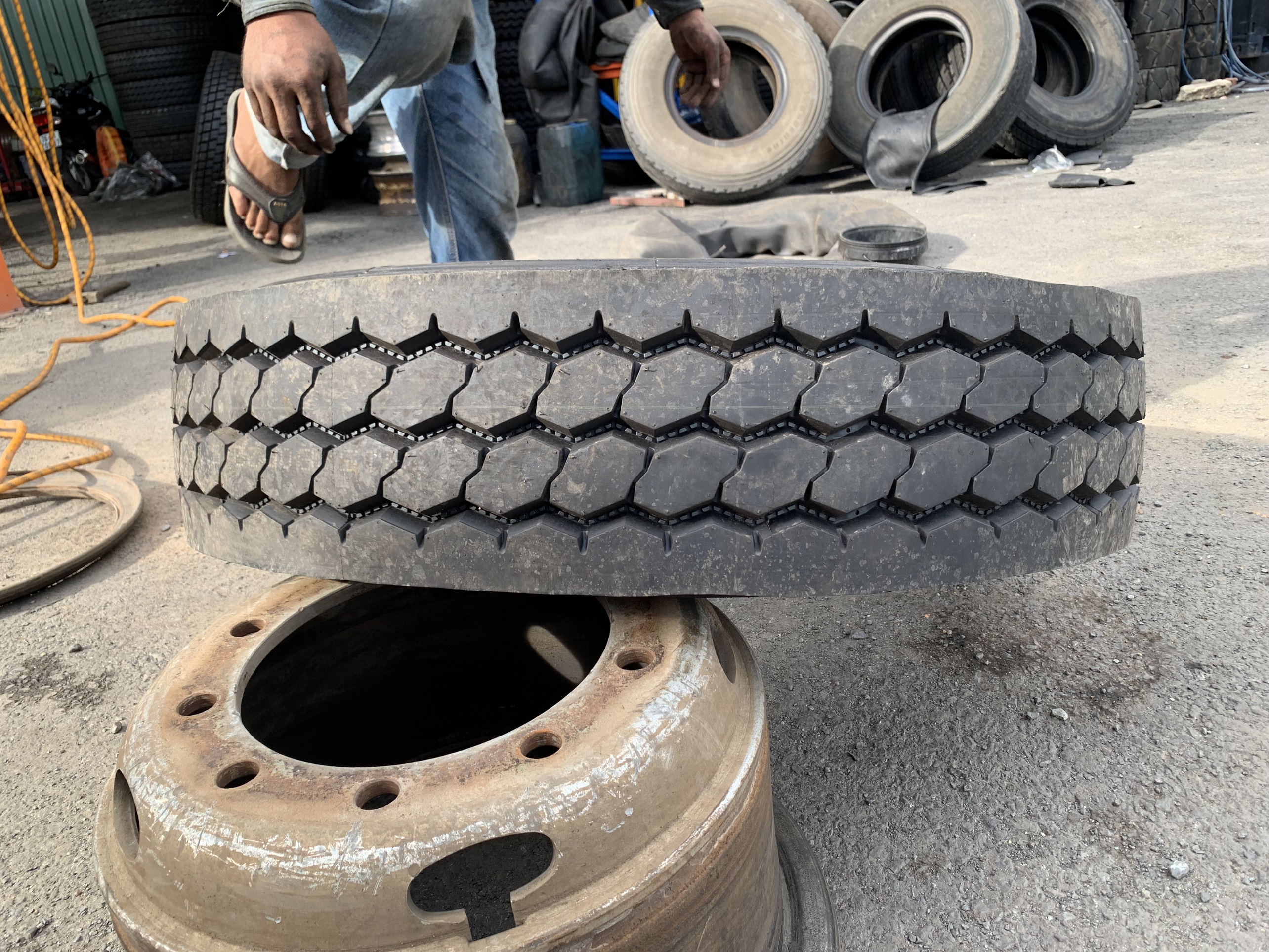 cửa hàng lốp xe chính hãng