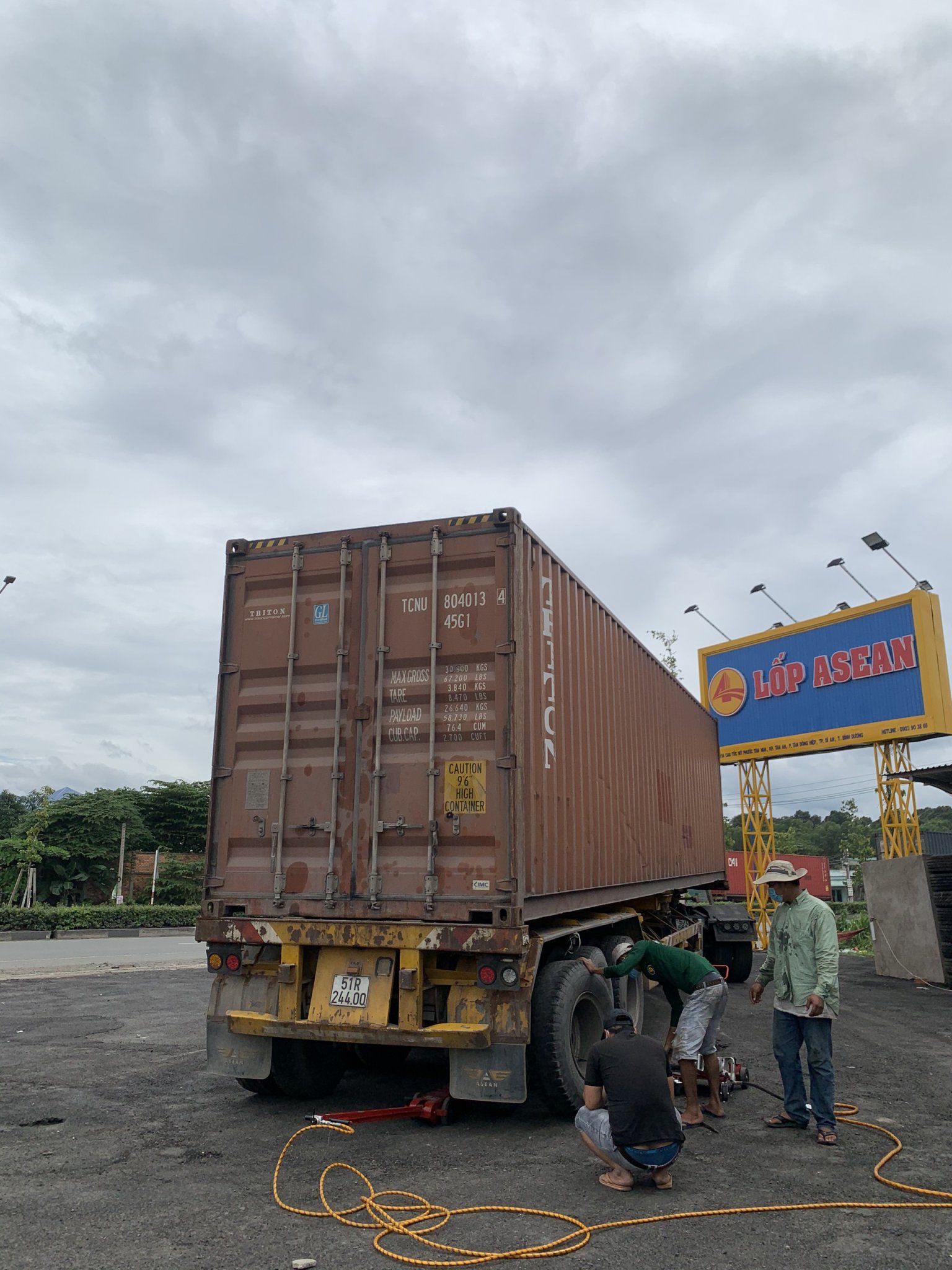 lốp xe tải chính hãng