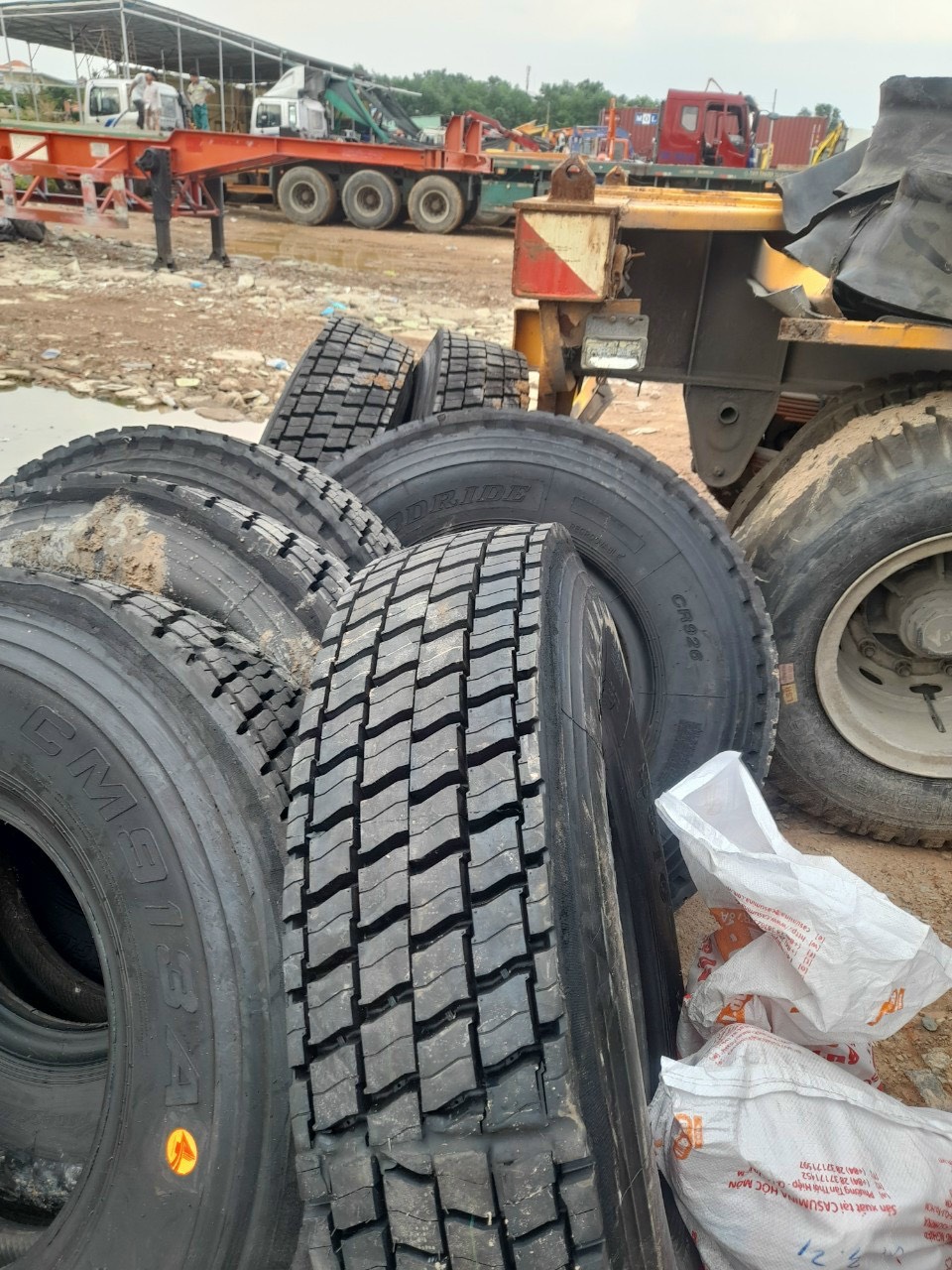 lốp xe chính hãng giá rẻ