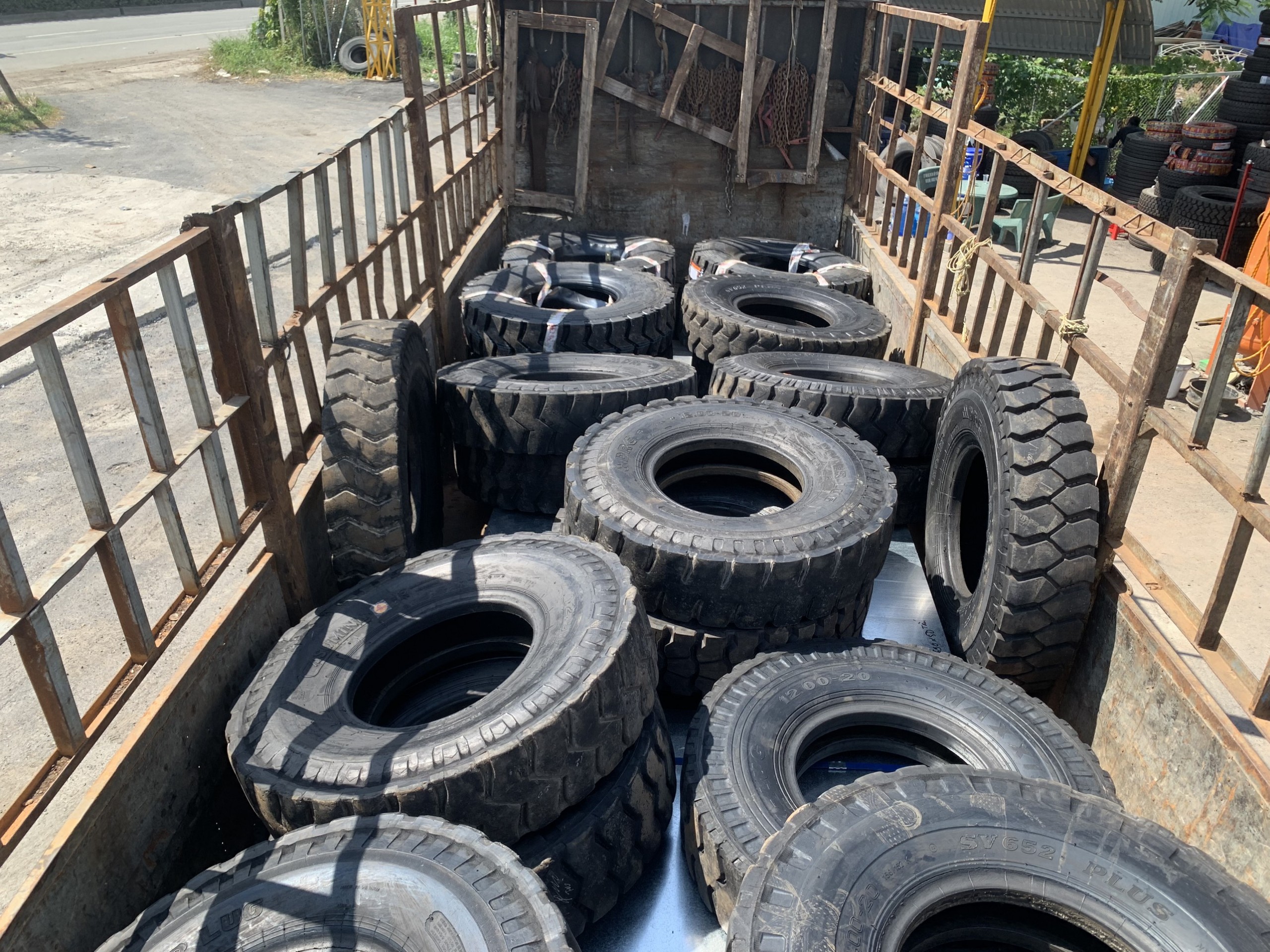 thua mua lốp xe cũ bình dương