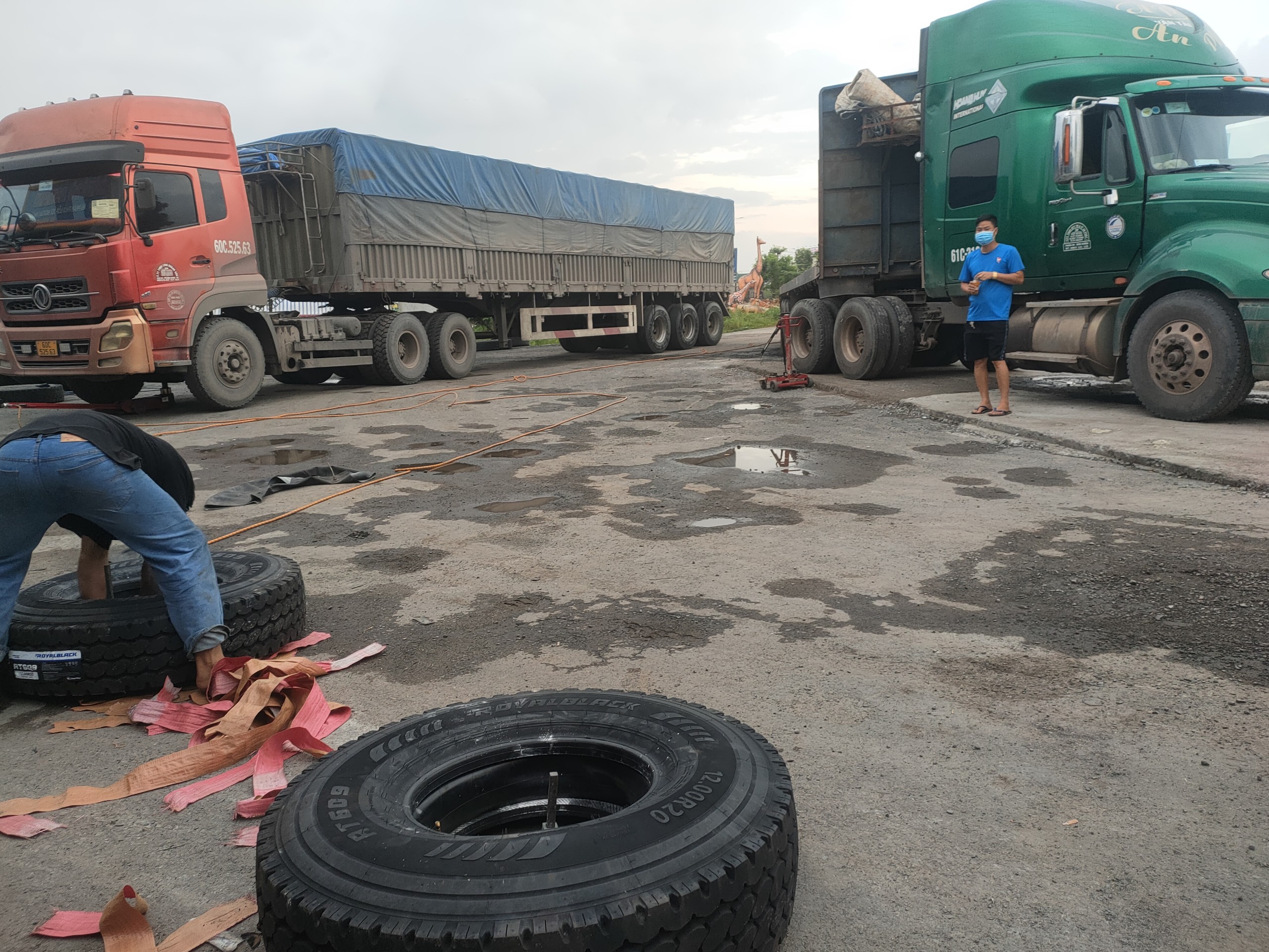 lốp xe tải chính hãng