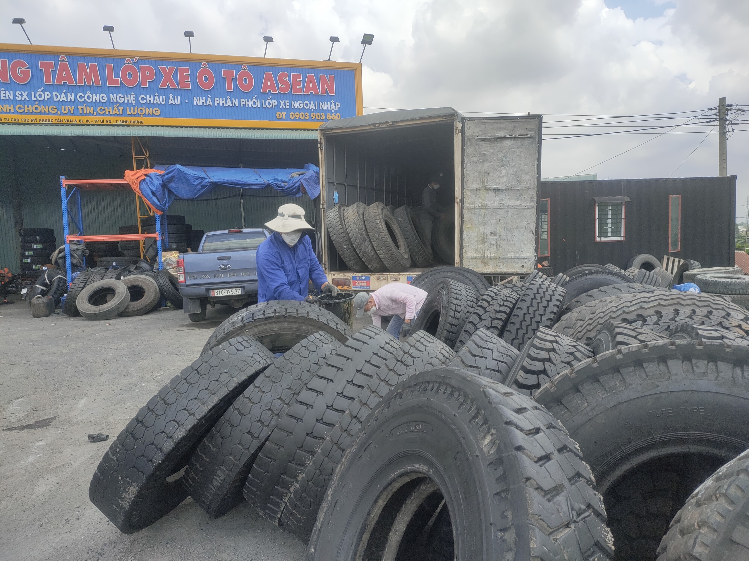 lốp xe ô tô chính hãng