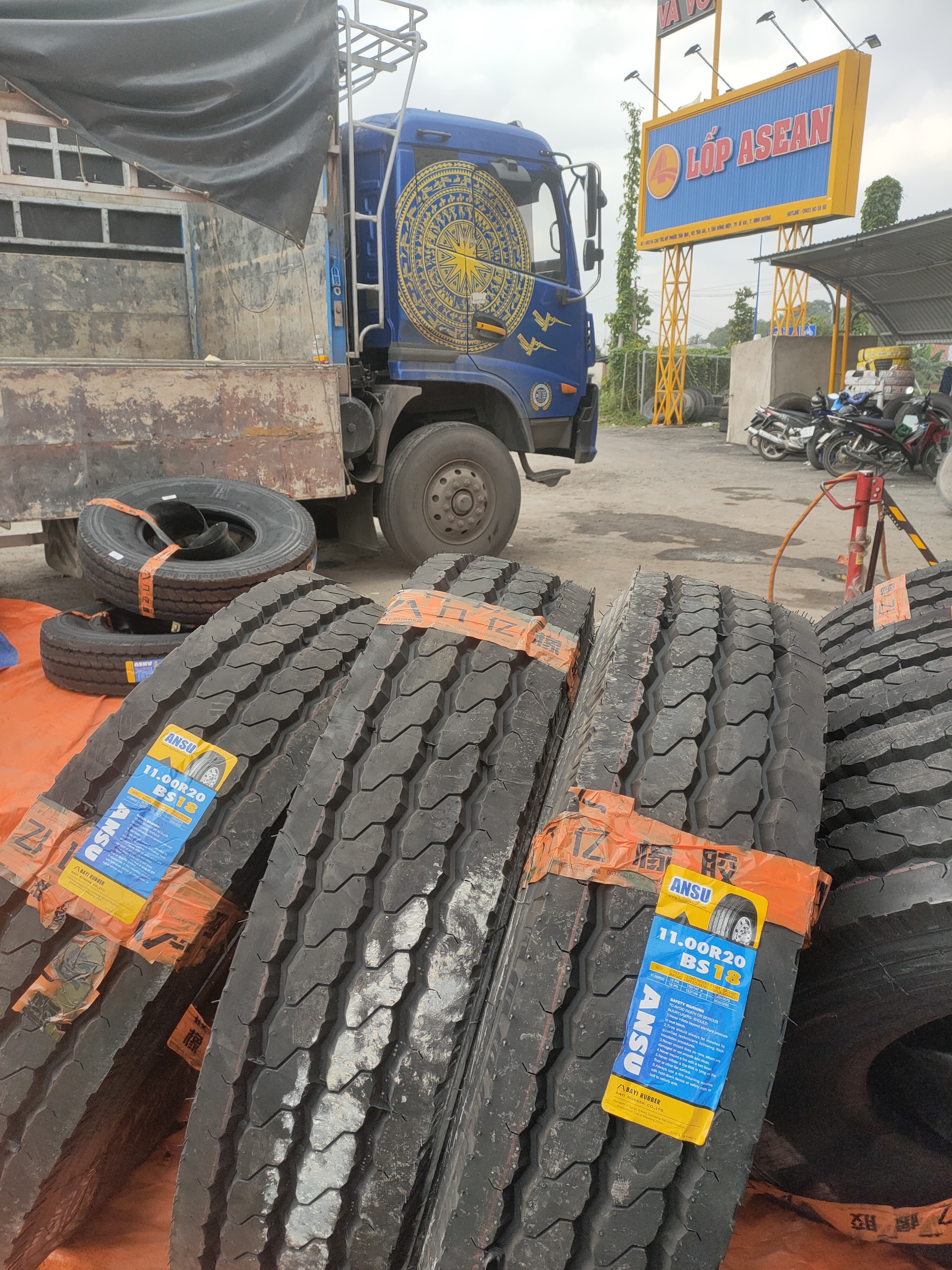 lốp dán xe tải bình dương