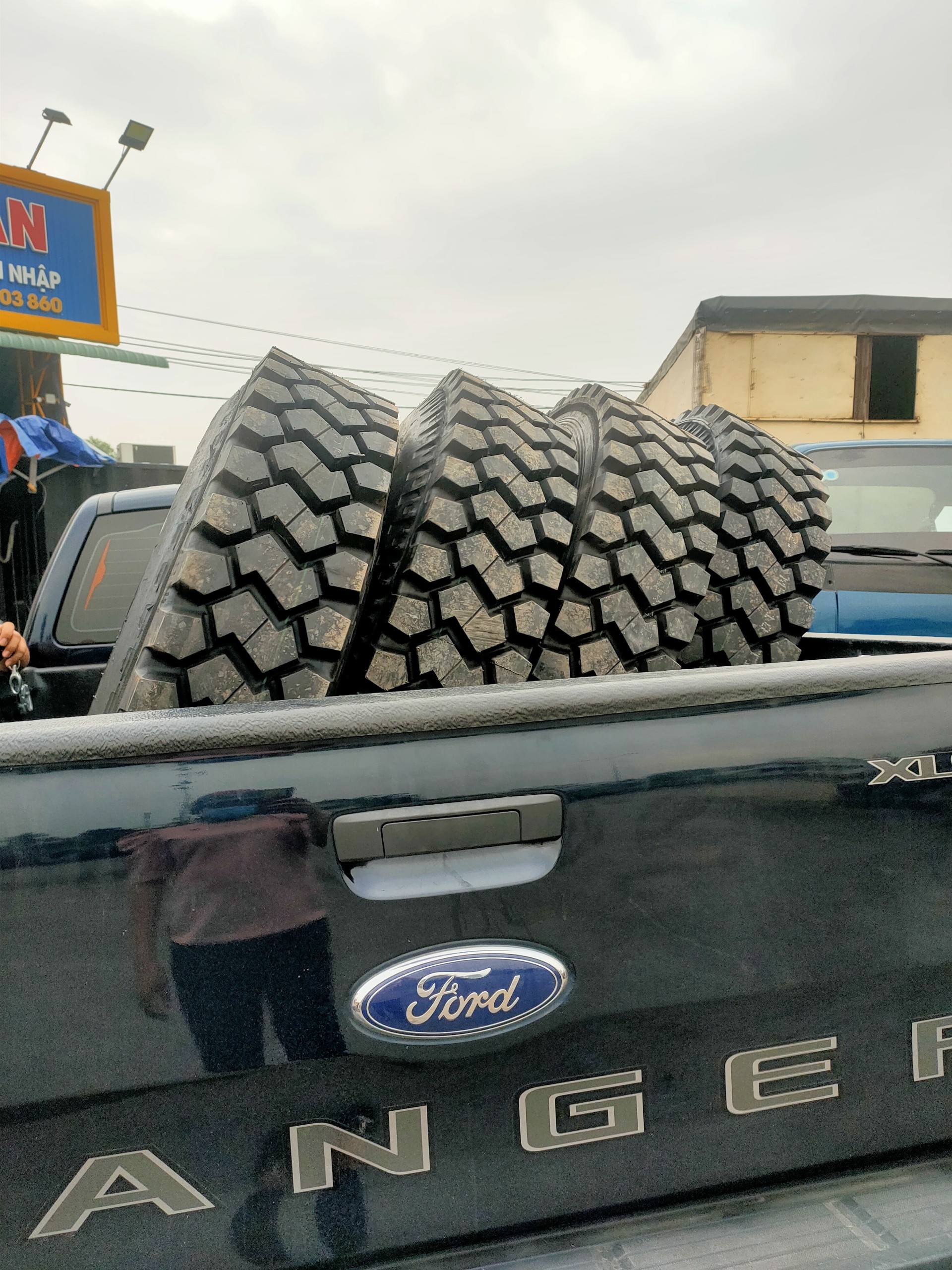 lốp dán thái bình