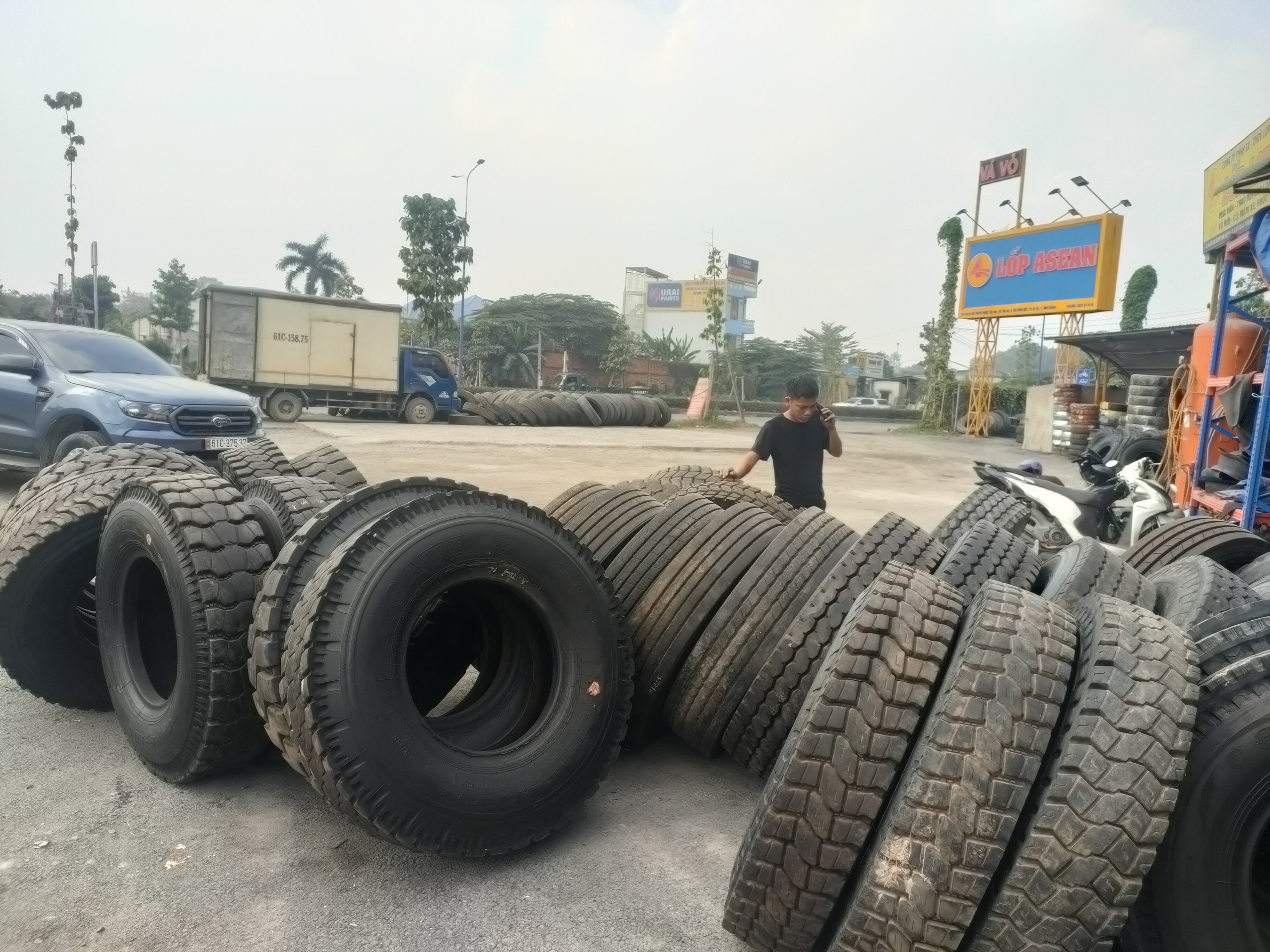 cung cấp lốp containre