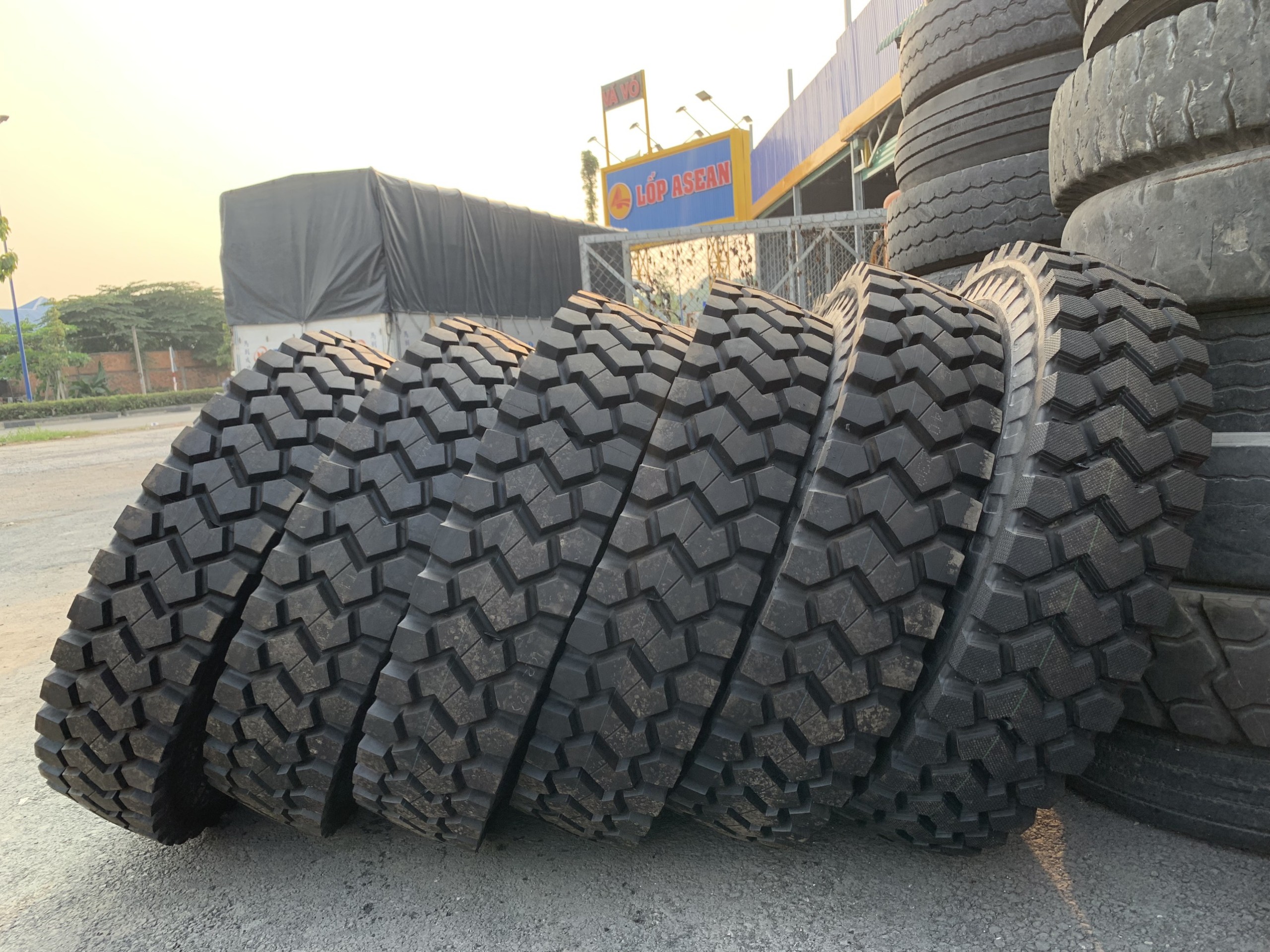đại lý lốp xe tải