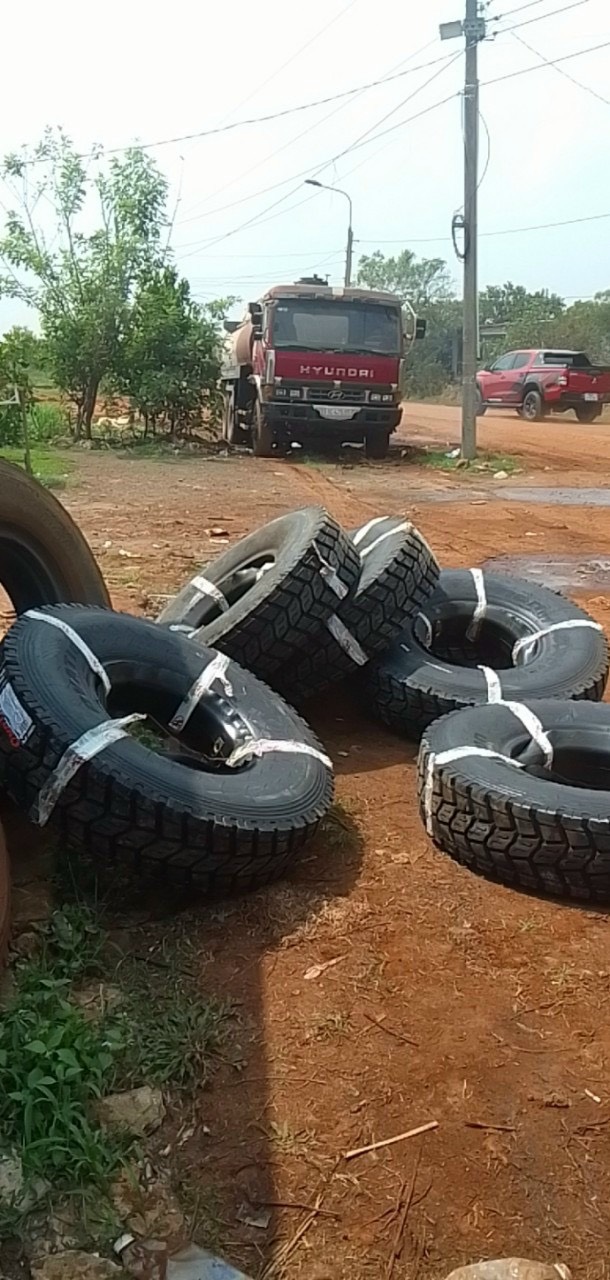 cung cấp lốp dán chạy san lấp