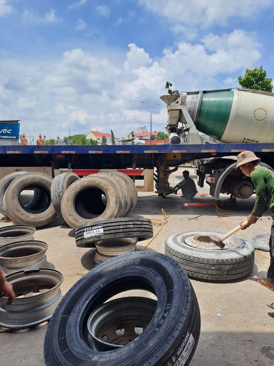 cung cấp lốp xe trộn bê tông