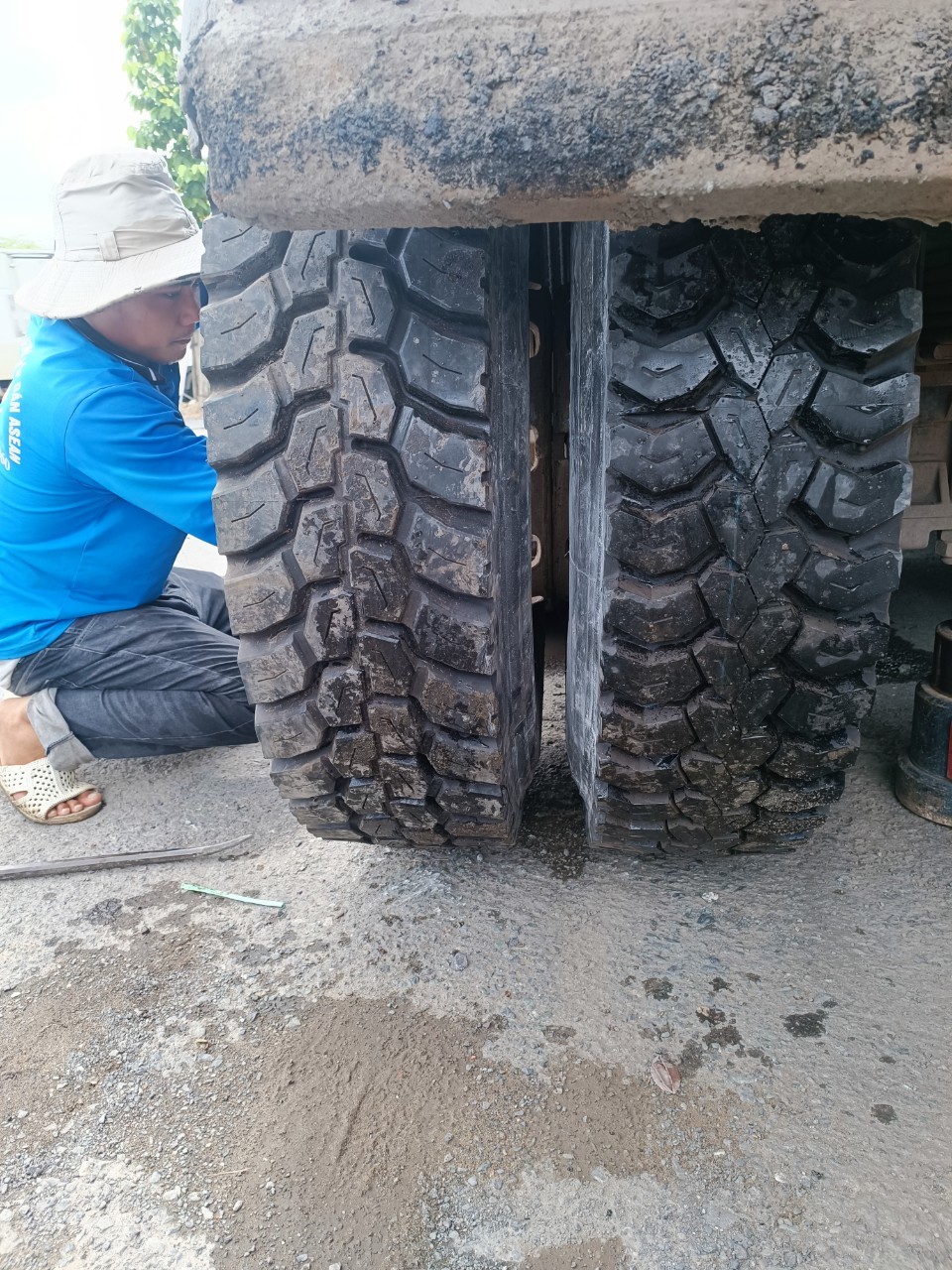 lốp tải nặng bình dương