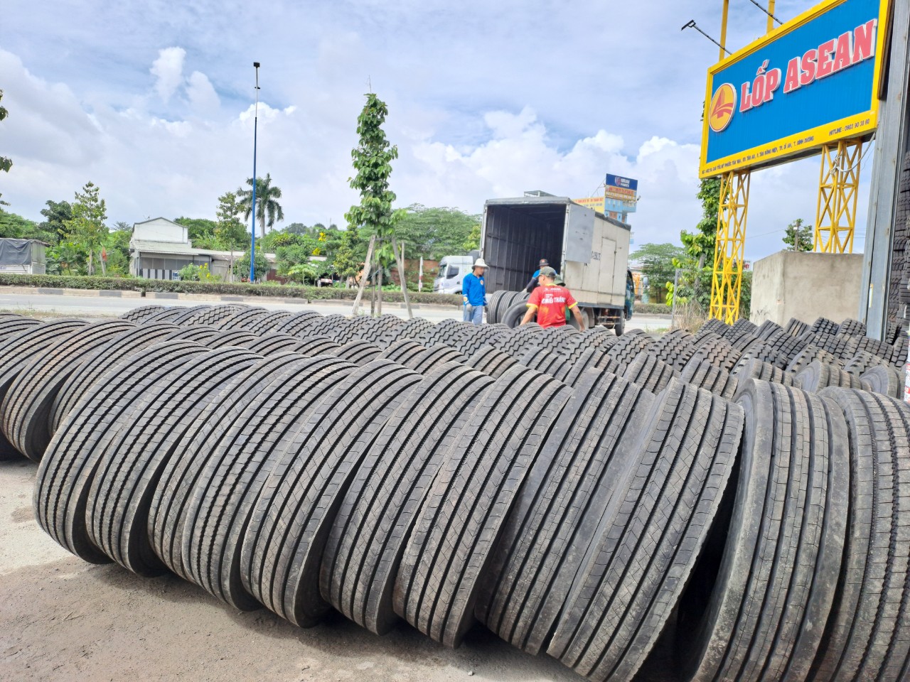 cung cấp lốp dán giá rẻ