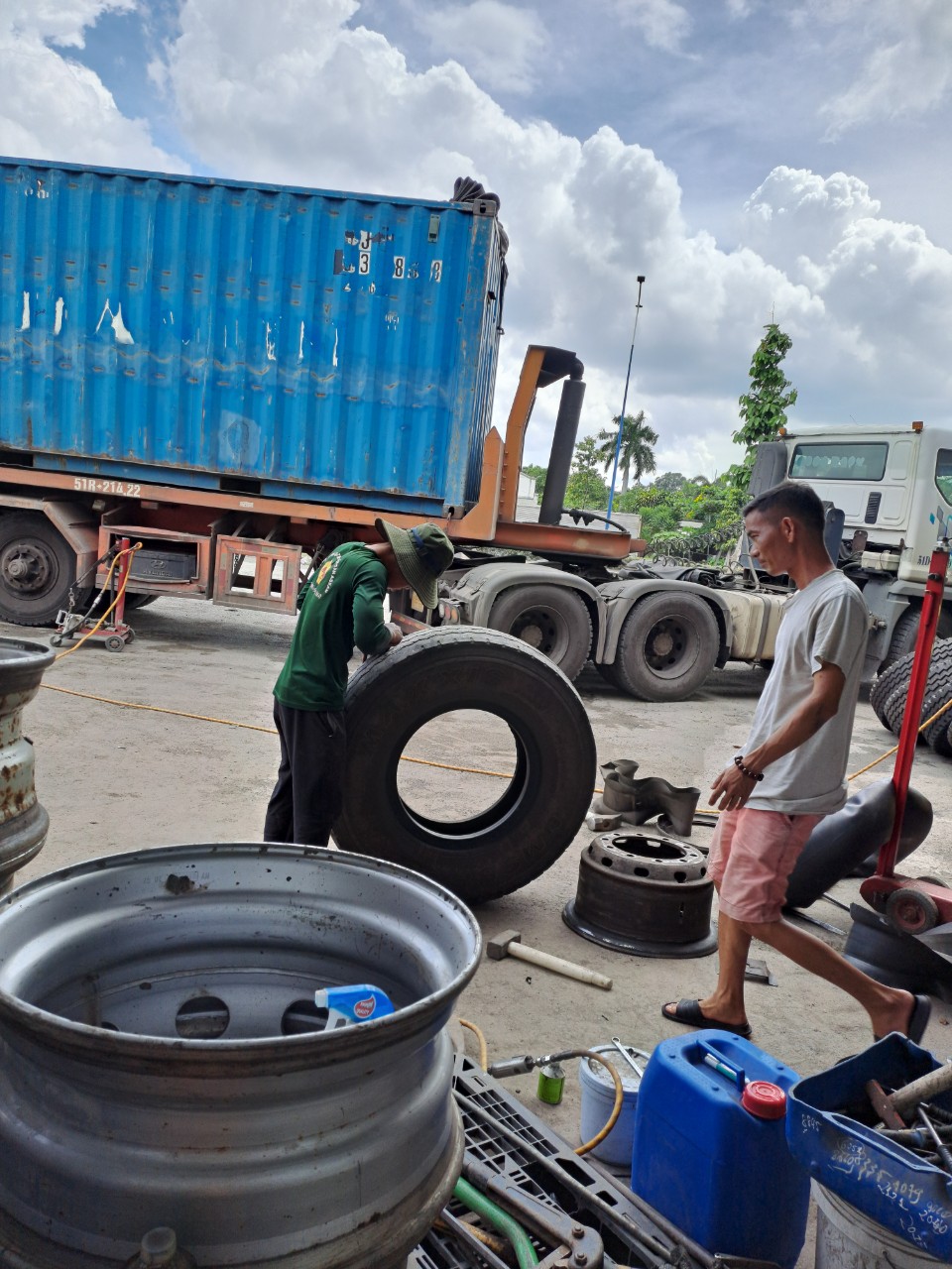 đại lý lốp xe chính hãng