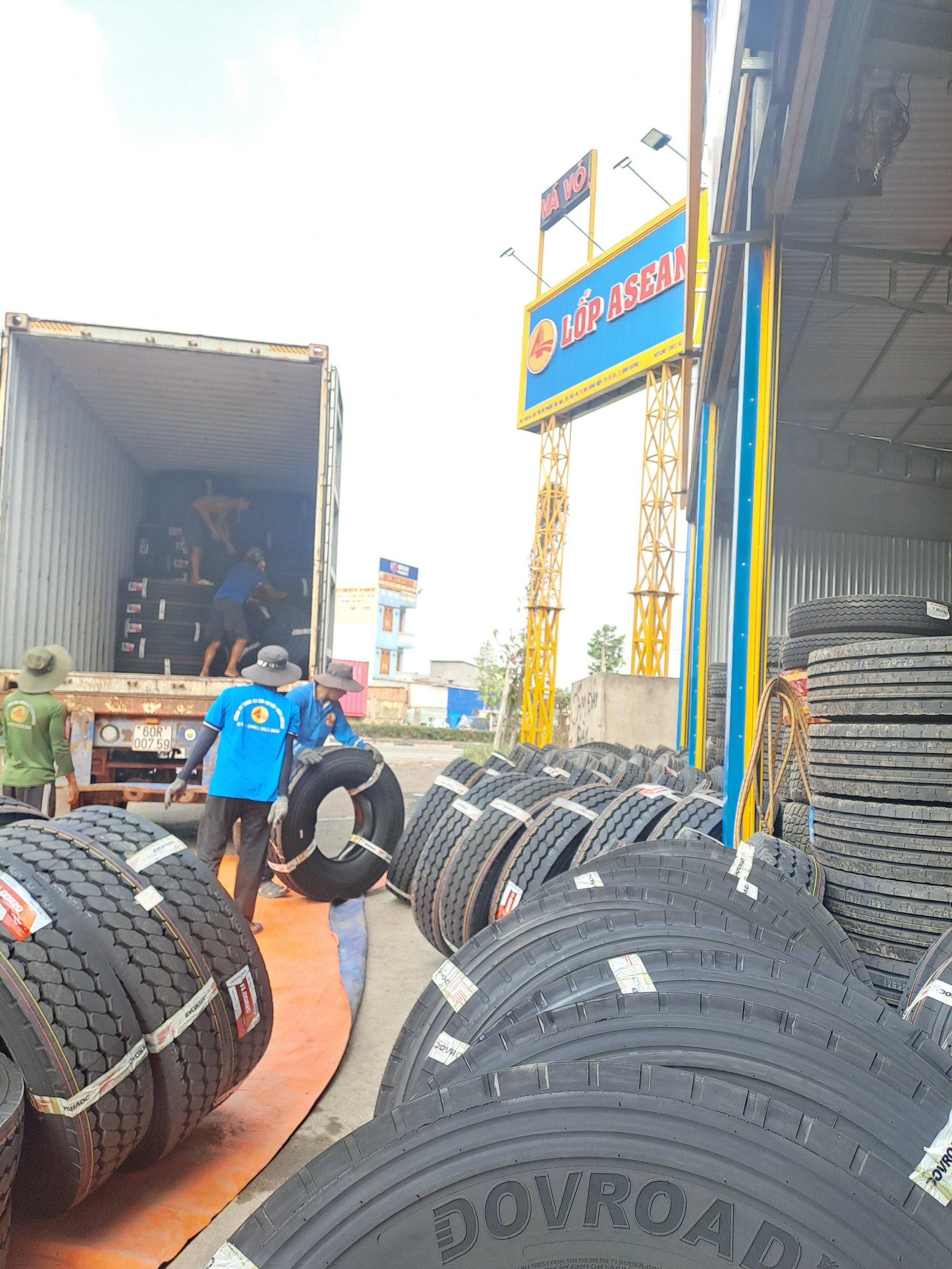 cung cấp lốp xe tải nhập khẩu giá rẻ Bình Dương - TPHCM