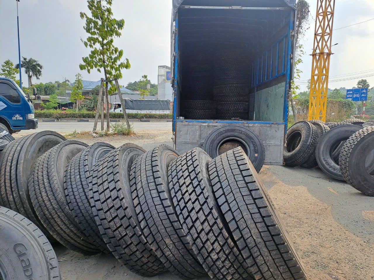 lốp dán giá rẻ hà nam