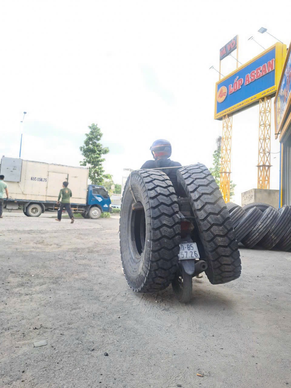 trung tâm săm lốp ô tô chính hãng