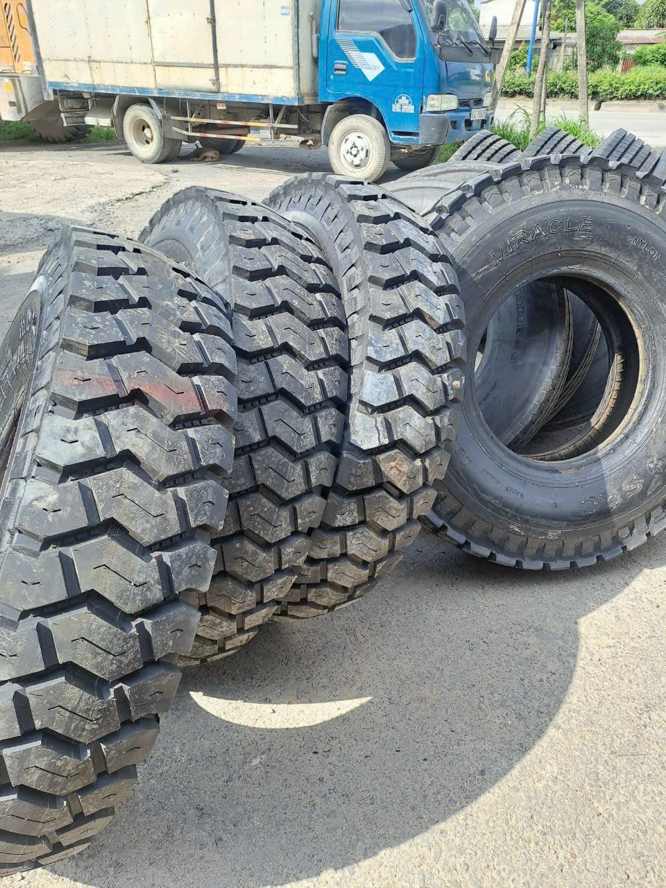 lốp chạy hầm quảng ninh