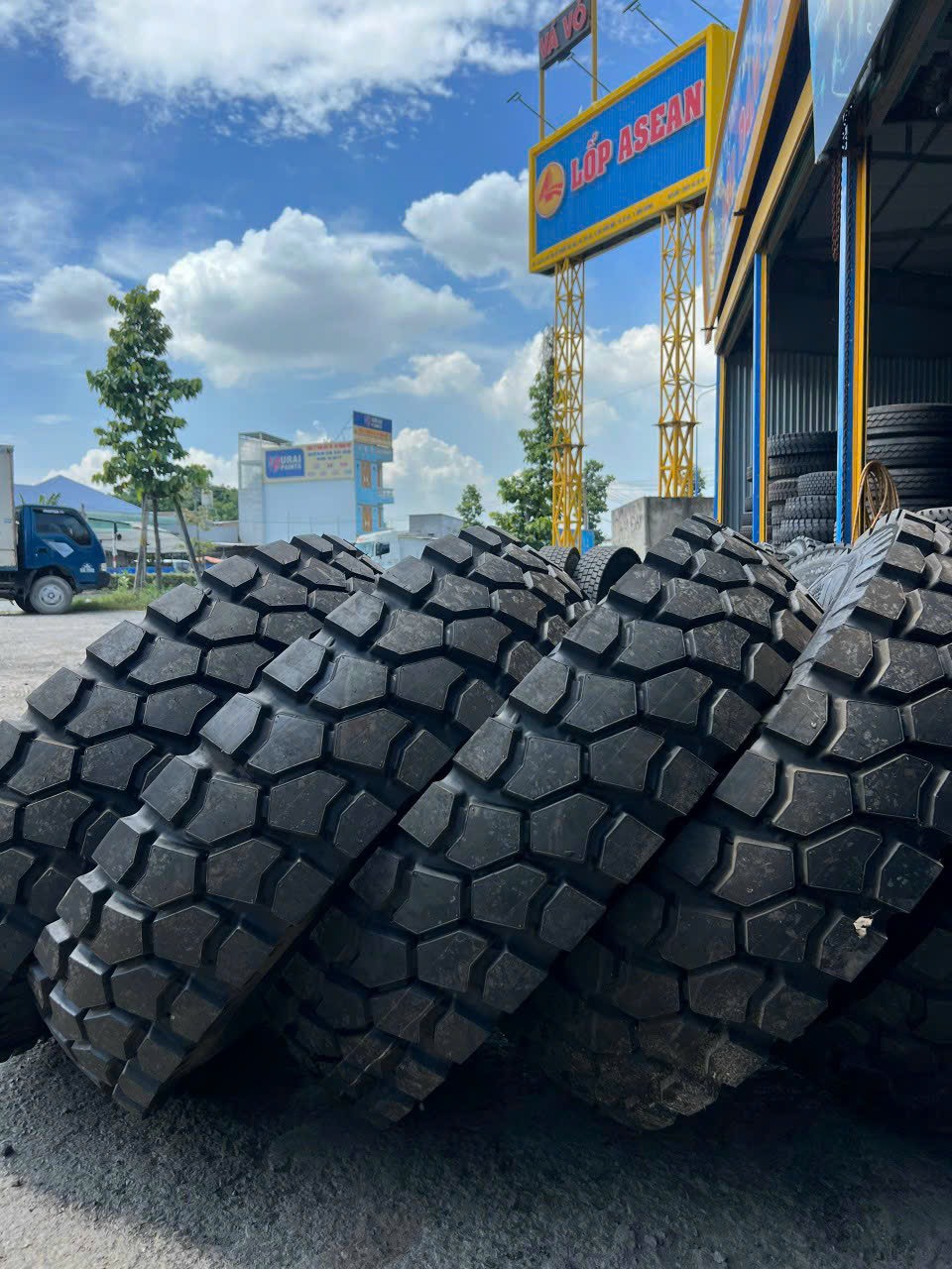 lốp dán bình dương