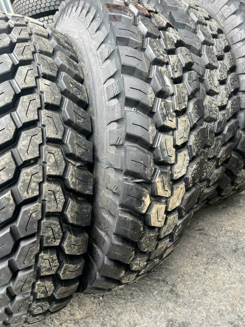 lốp xe tải 12 tấn