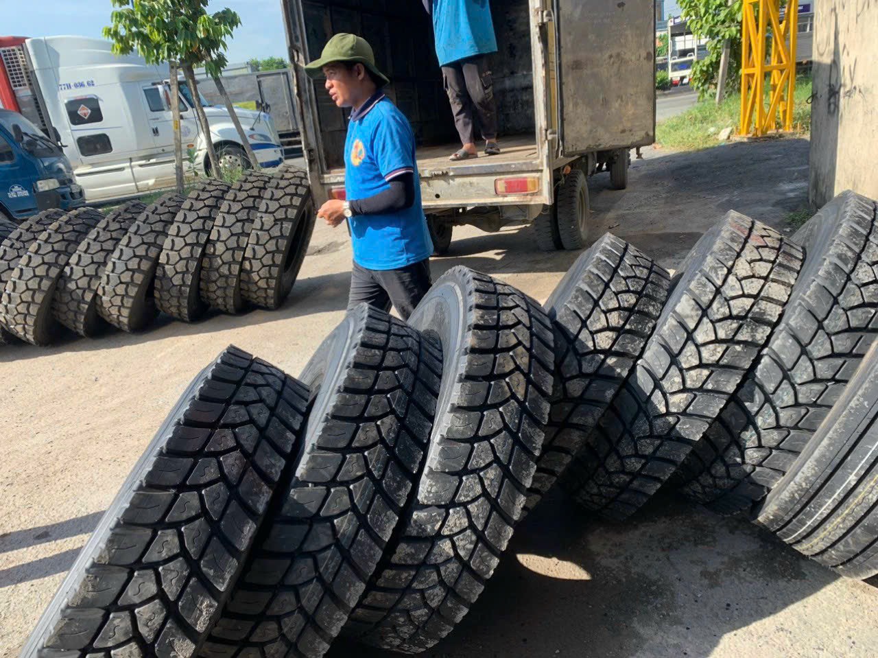 cung cấp lốp xe tải 2.4 tấn giá rẻ