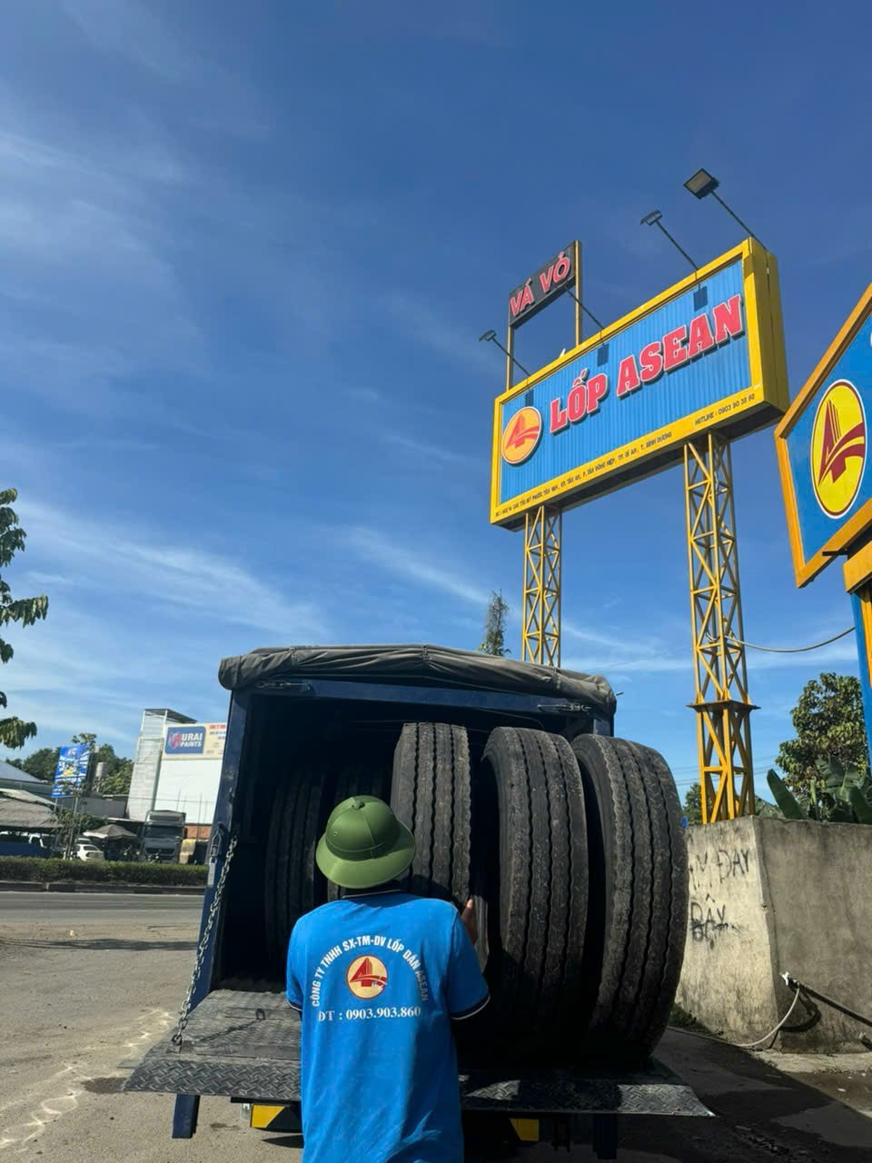 phân phối lốp dán xe tải giá rẻ