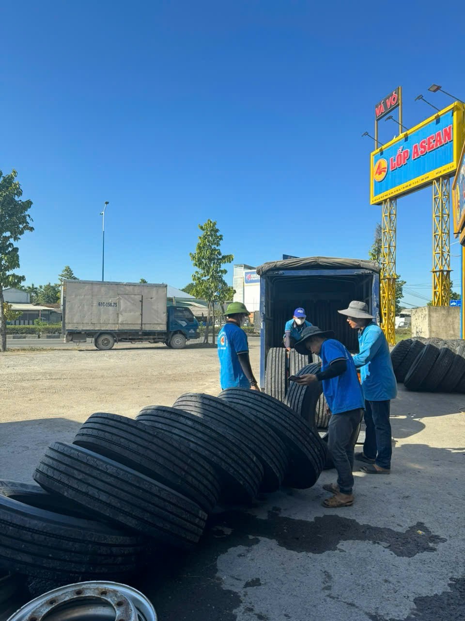 đại lý lốp dán giá rẻ