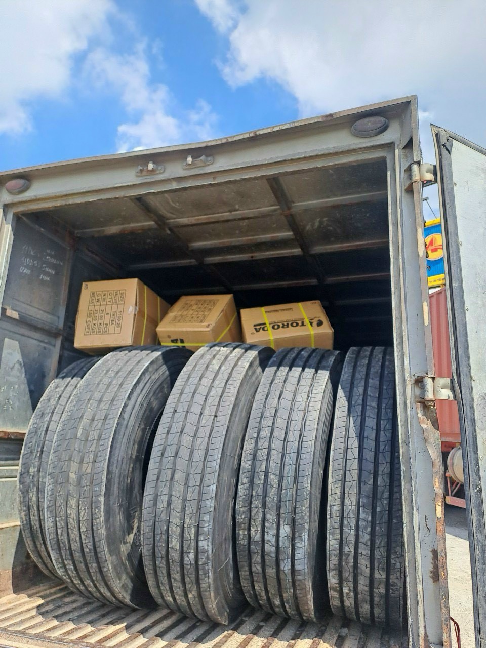 lốp xe tải nội địa Việt Nam