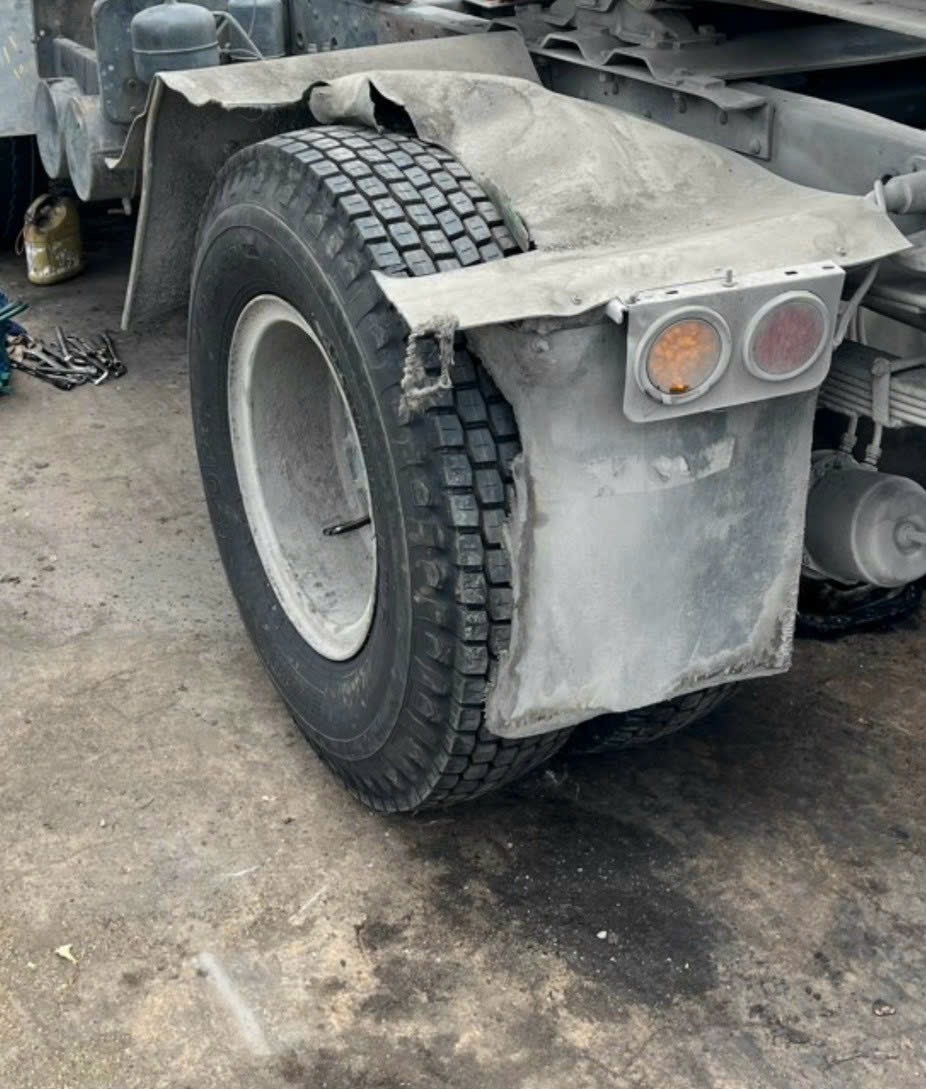 đại lý lốp xe trộn bê tông Chenglong 12m3