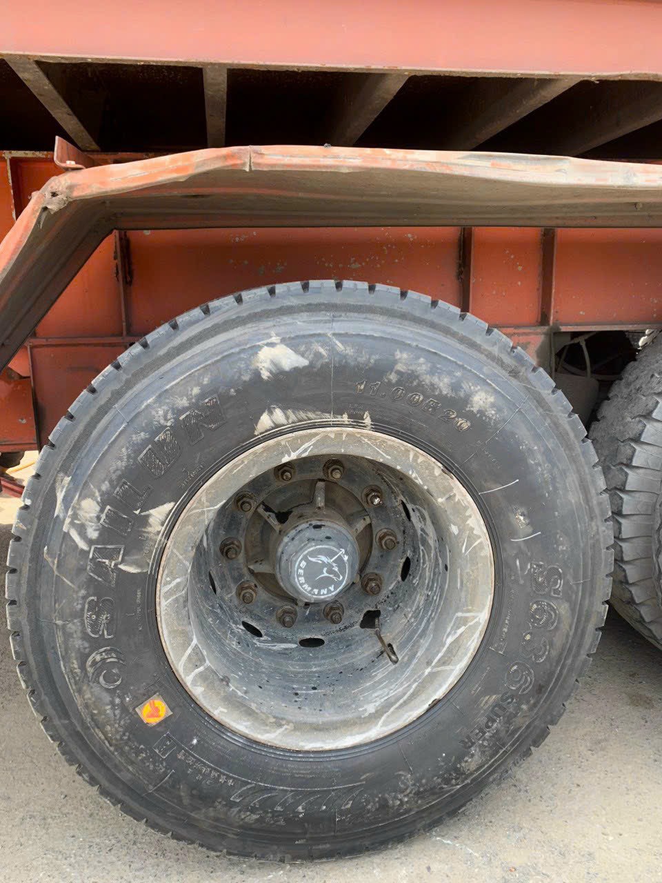 đại lý lốp dán xe tải uy tín