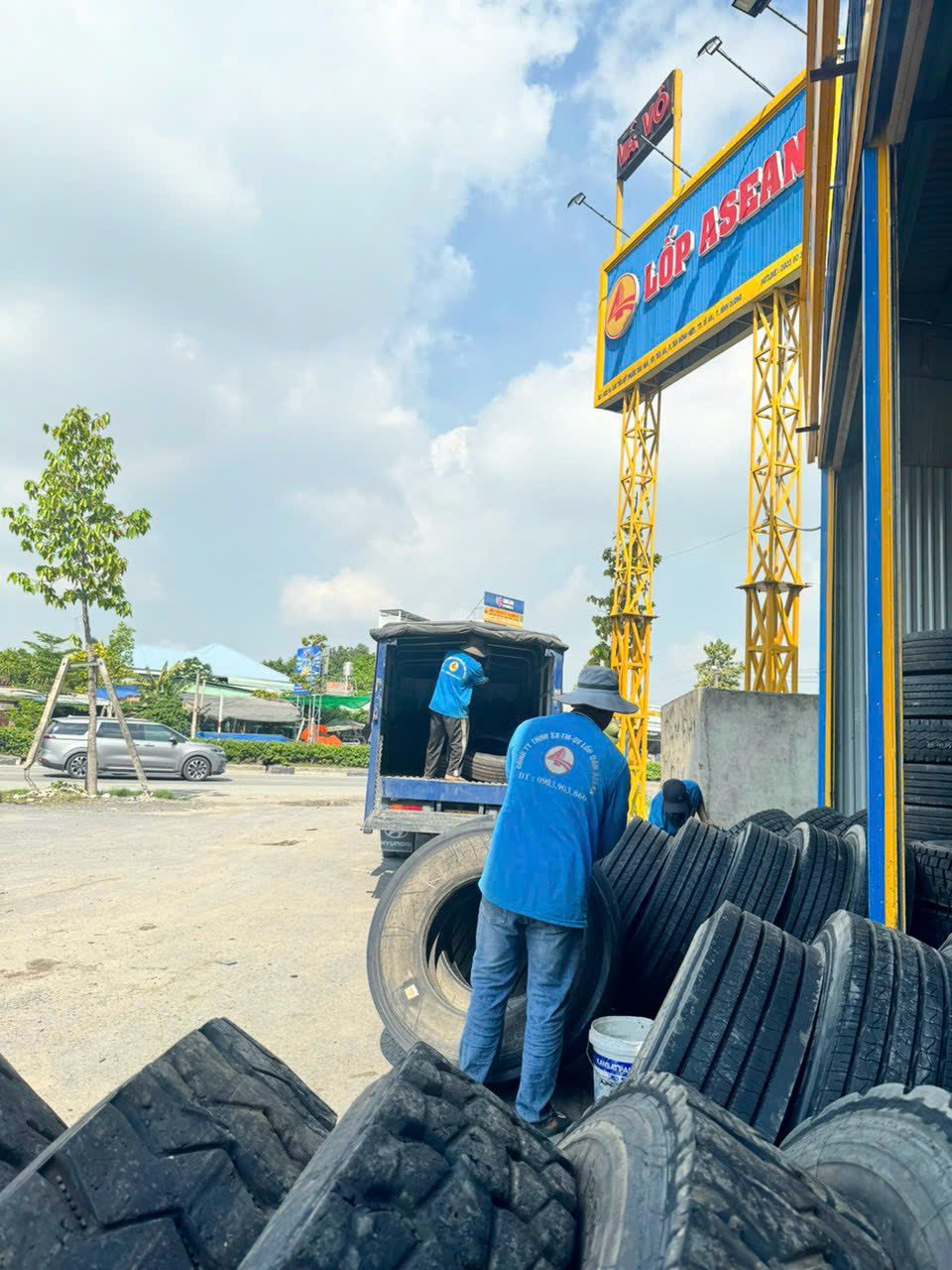 đại lý lốp dán giá rẻ