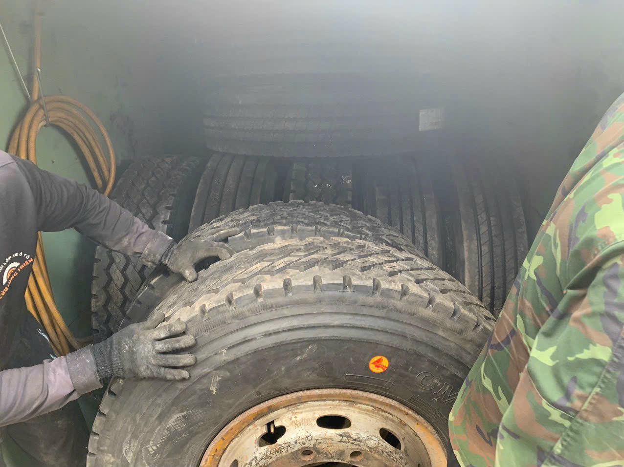 lốp xe tải 1 tấn / 2 tấn / 5 tấn chính hãng tại Bình Dương - TPHCM
