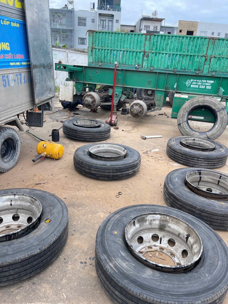 thay lốp tận nơi Bình Dương - TPHCM