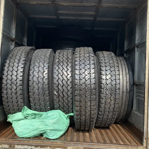 Lốp dán bố kẽm 10.00R20 gai xuôi