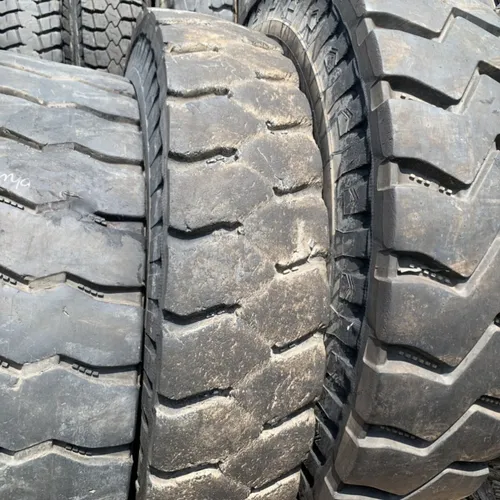 Lốp dán bố vải 11.00-20 gai bệt