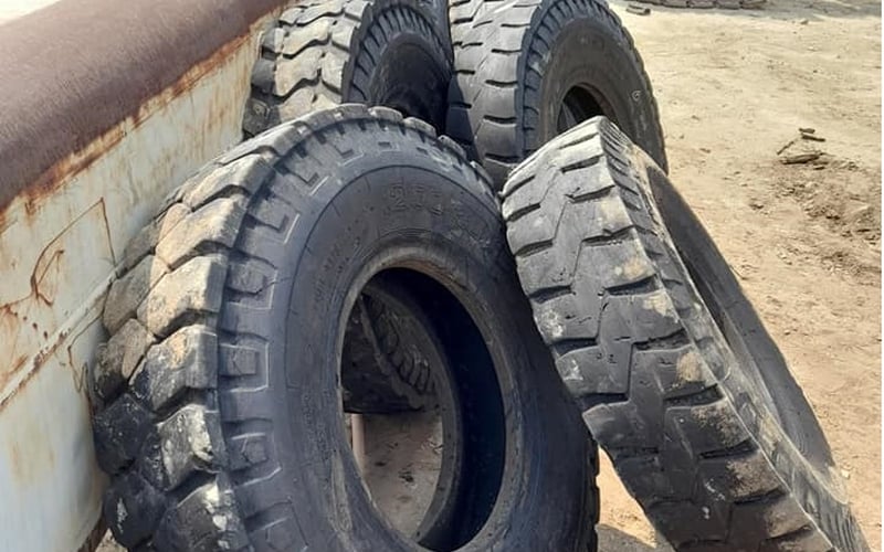 Lốp dán xe công trình giá rẻ