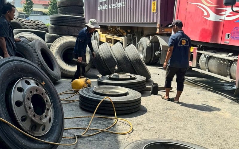 Lốp xe container loại nào tốt?