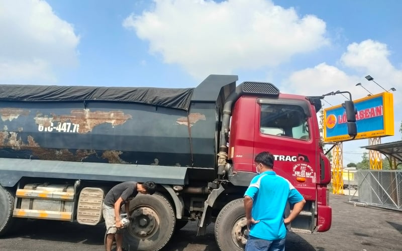 Thay lốp xe ben ở đâu uy tín