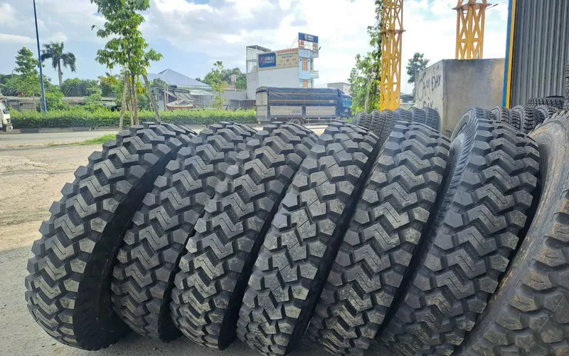Lốp xe tải chạy đường dài bền