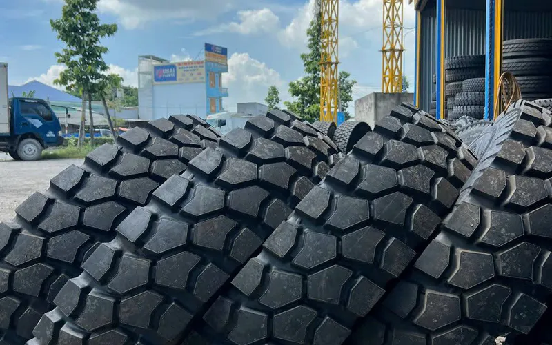 Lốp xe tải chính hãng