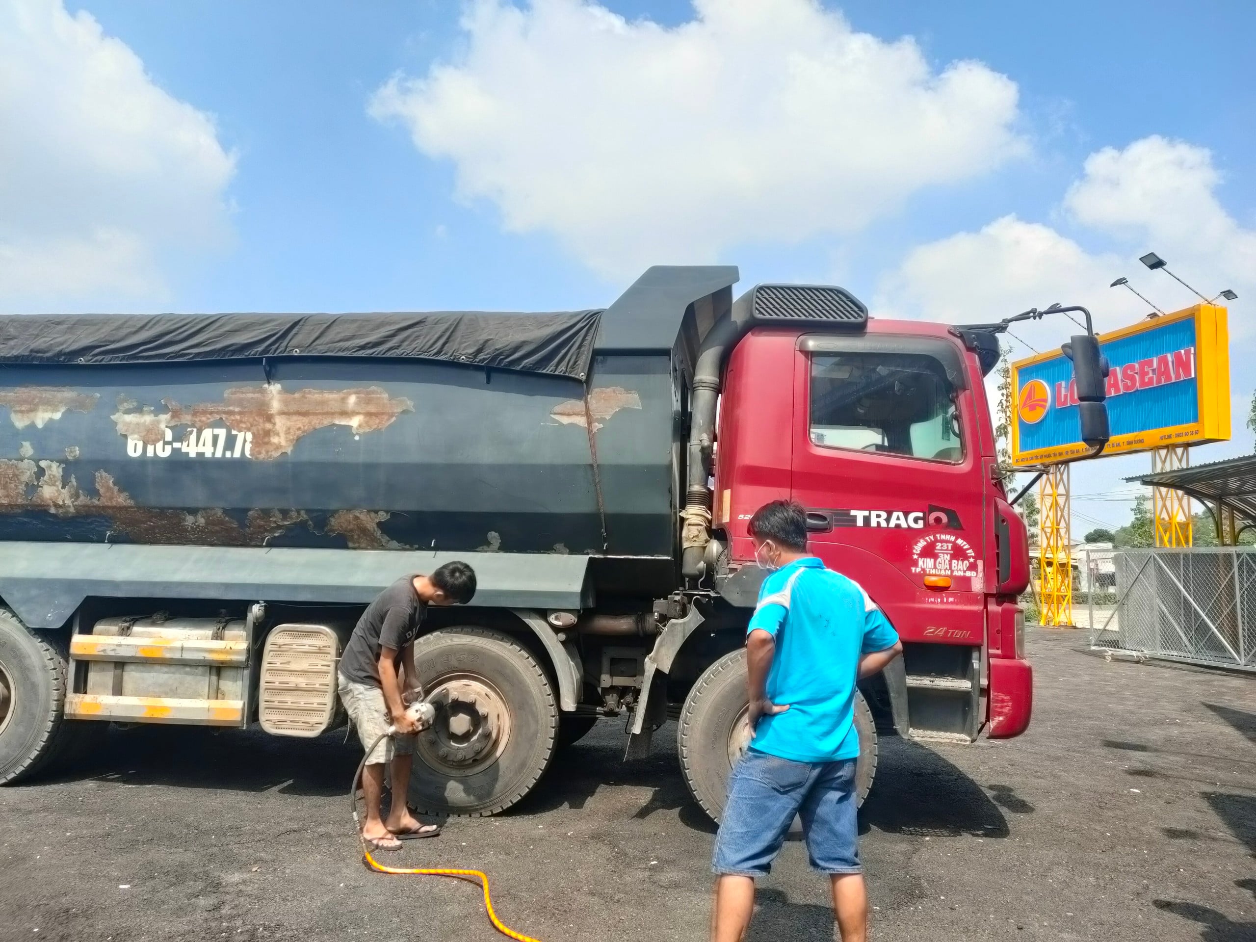 địa chỉ thay lốp xe ben uy tín tại Bình Dương