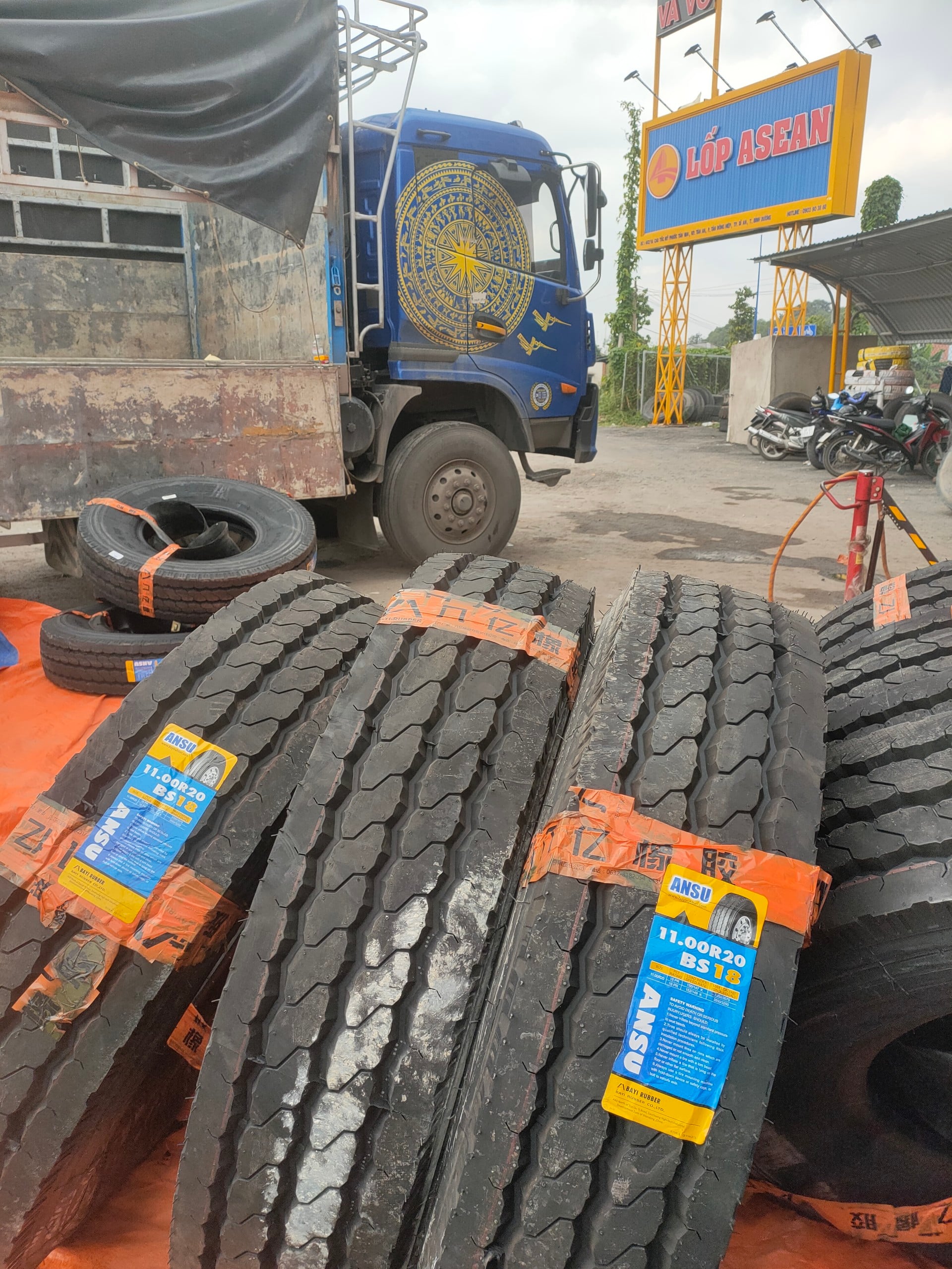 lốp xe khách 45 chỗ tại Bình Dương