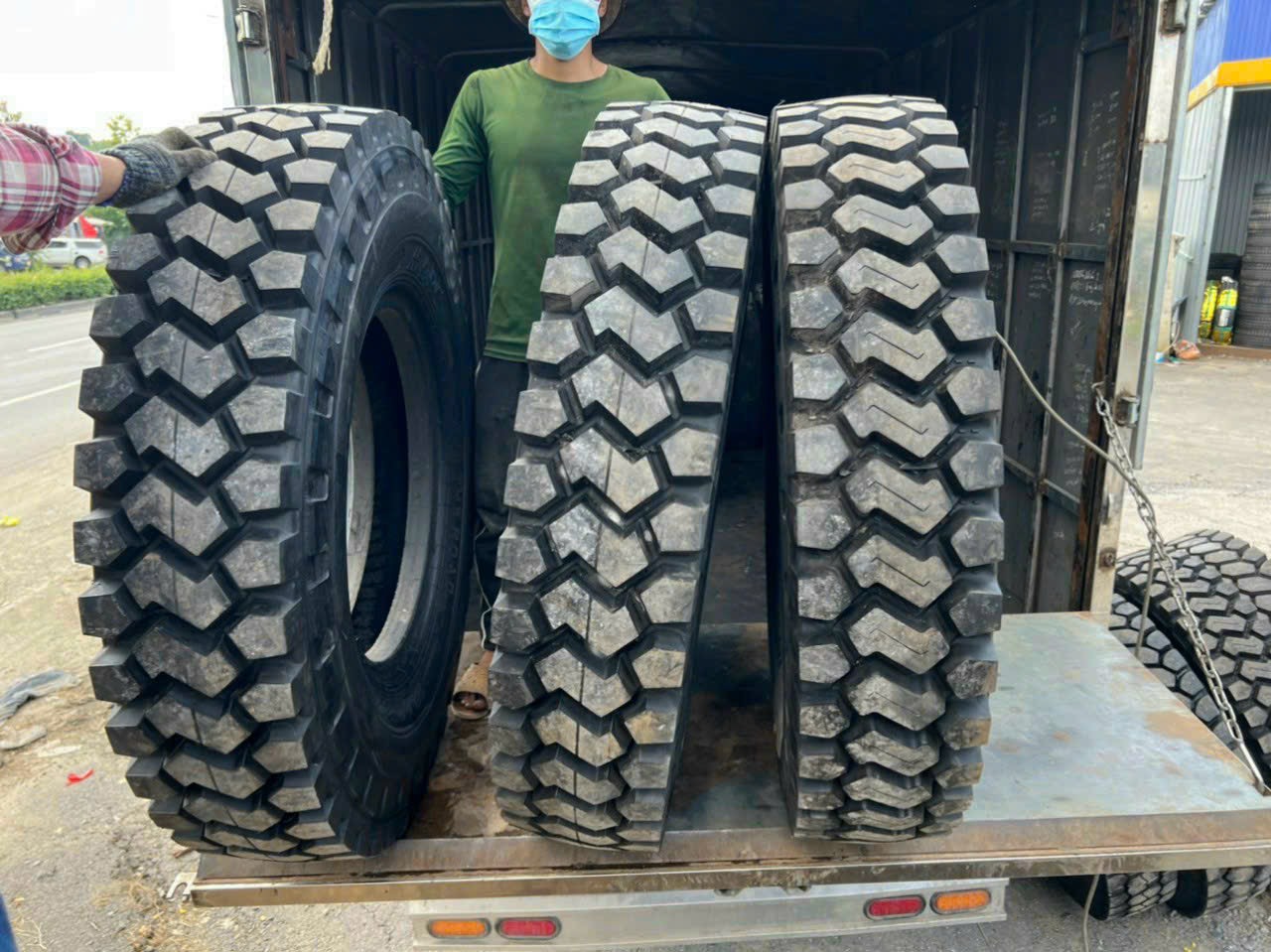 lốp xe ben tại Bình Dương - TPHCM