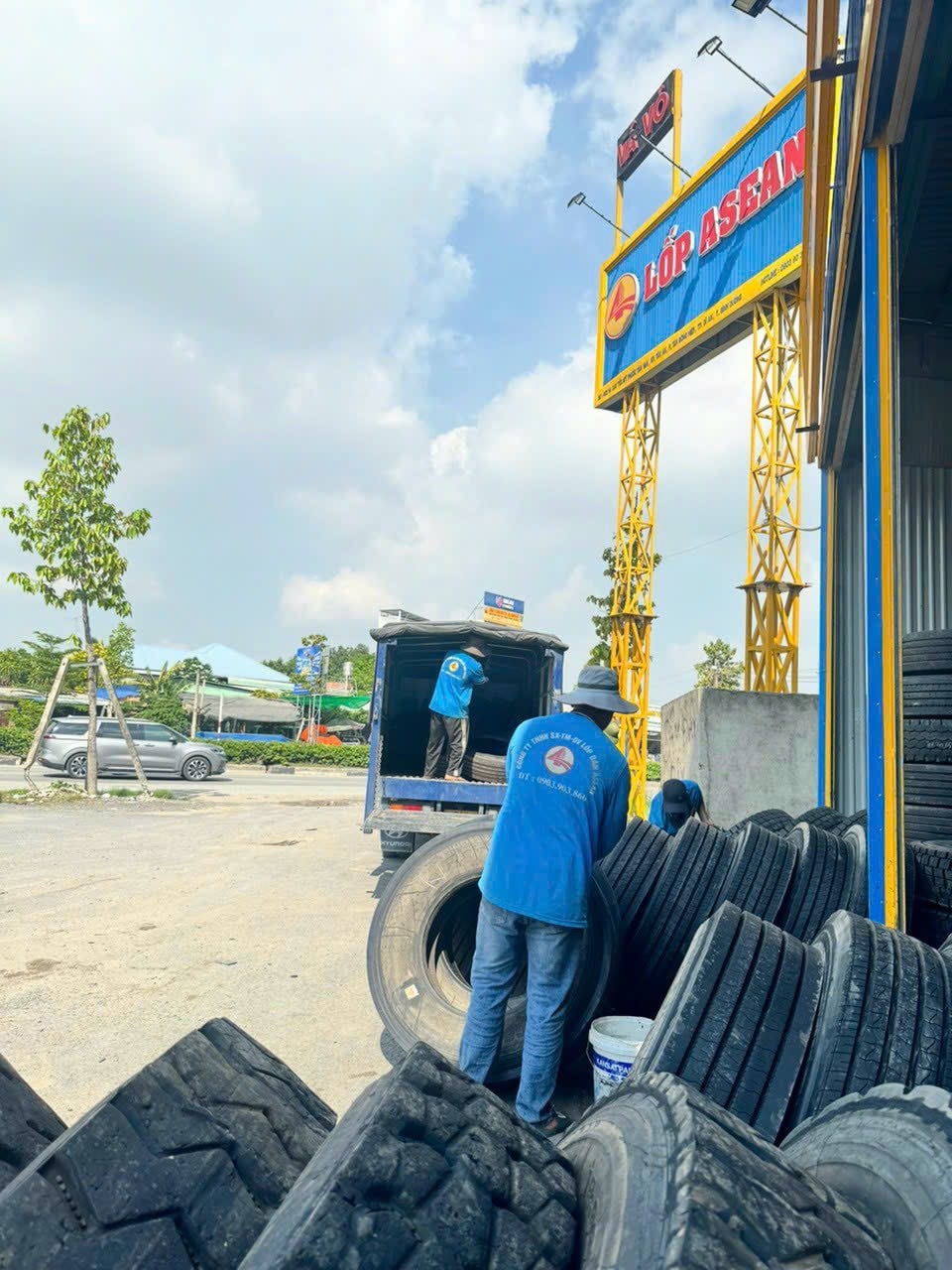 địa chỉ cung cấp lốp xe ben tại TPHCM