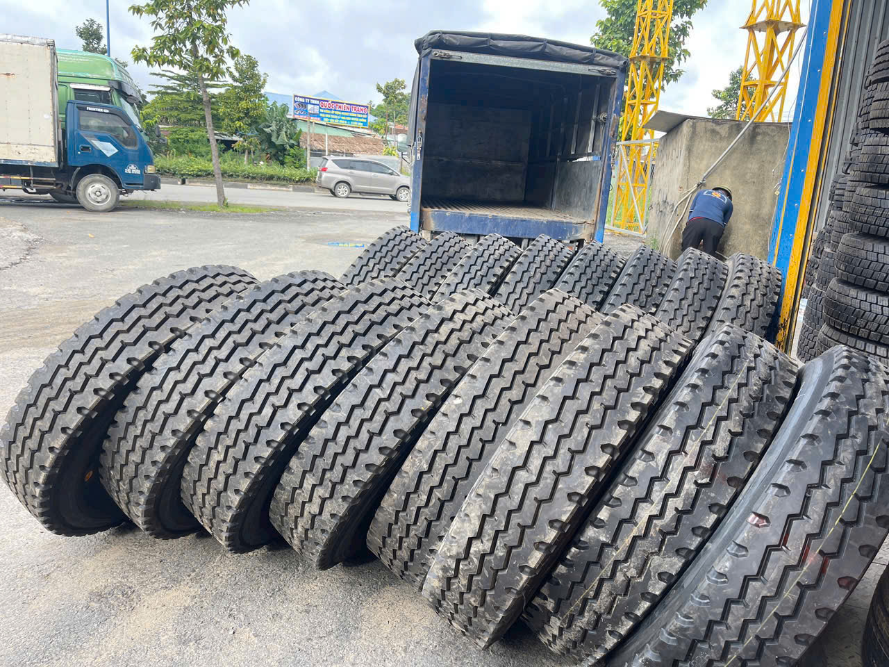 lốp xe tải giá rẻ tại Bình Dương