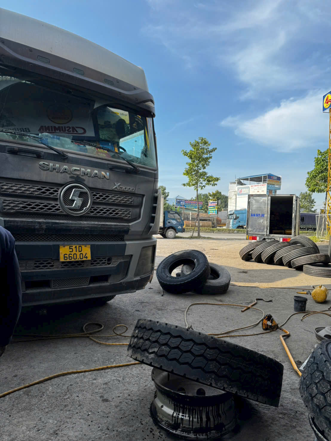 lốp xe đầu kéo container tại Bình Dương - TPHCM