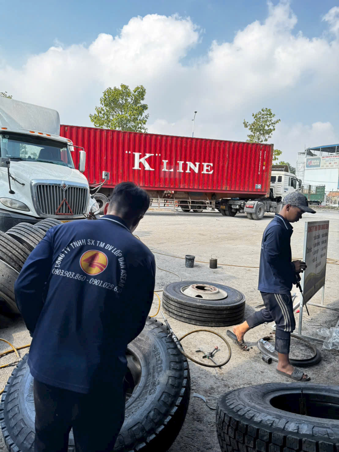 lốp xe container 11R22.5 giá rẻ tại TPHCM