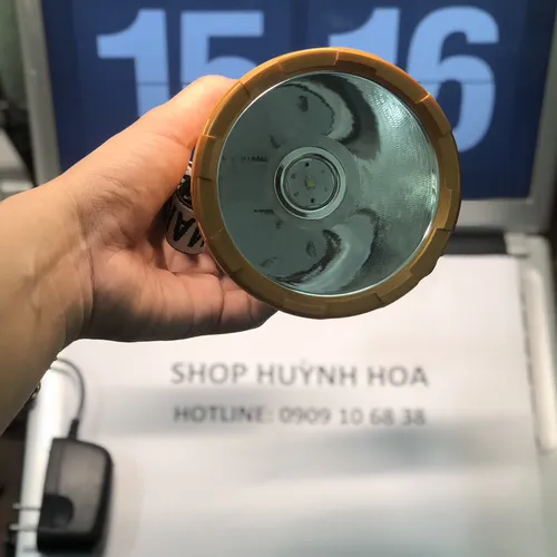 Đèn pin đội đầu siêu sáng 200W