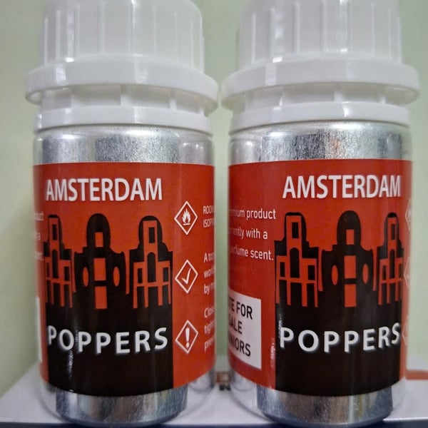 Popper khô Amsterdam