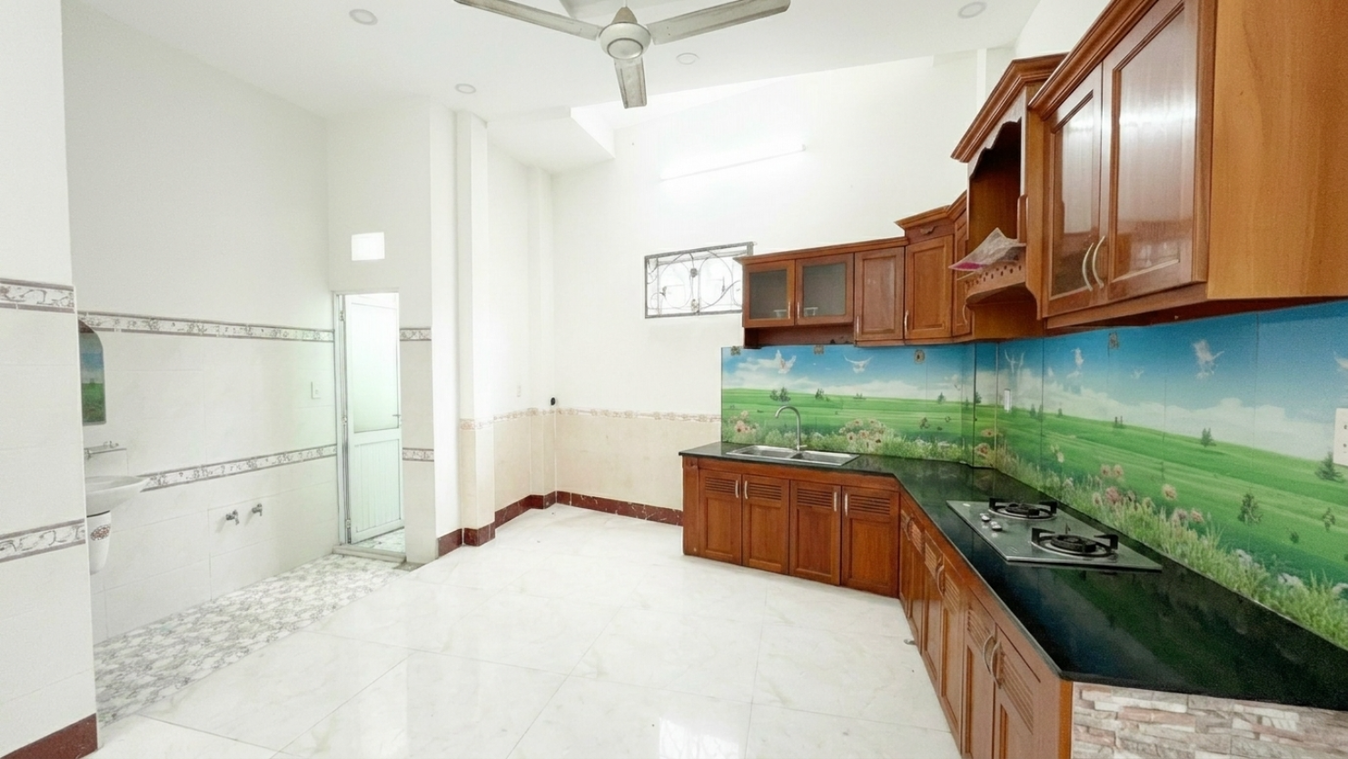 Không gian sống lý tưởng tại nhà nguyên căn quận 12, khu dân trí cao, an ninh tốt. Không gian sống lý tưởng tại nhà nguyên căn quận 12, khu dân trí cao, an ninh tốt.