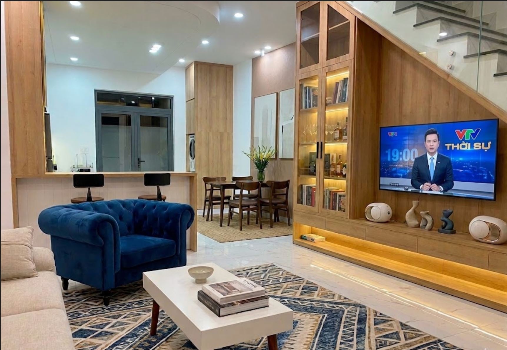 Không gian sân rộng hiếm gặp, lựa chọn đáng cân nhắc cho gia đình đang tìm mua nhà quận 12 có sổ hồng riêng để ở lâu dài. Không gian sân rộng hiếm gặp, lựa chọn đáng cân nhắc cho gia đình đang tìm mua nhà quận 12 có sổ hồng riêng để ở lâu dài.